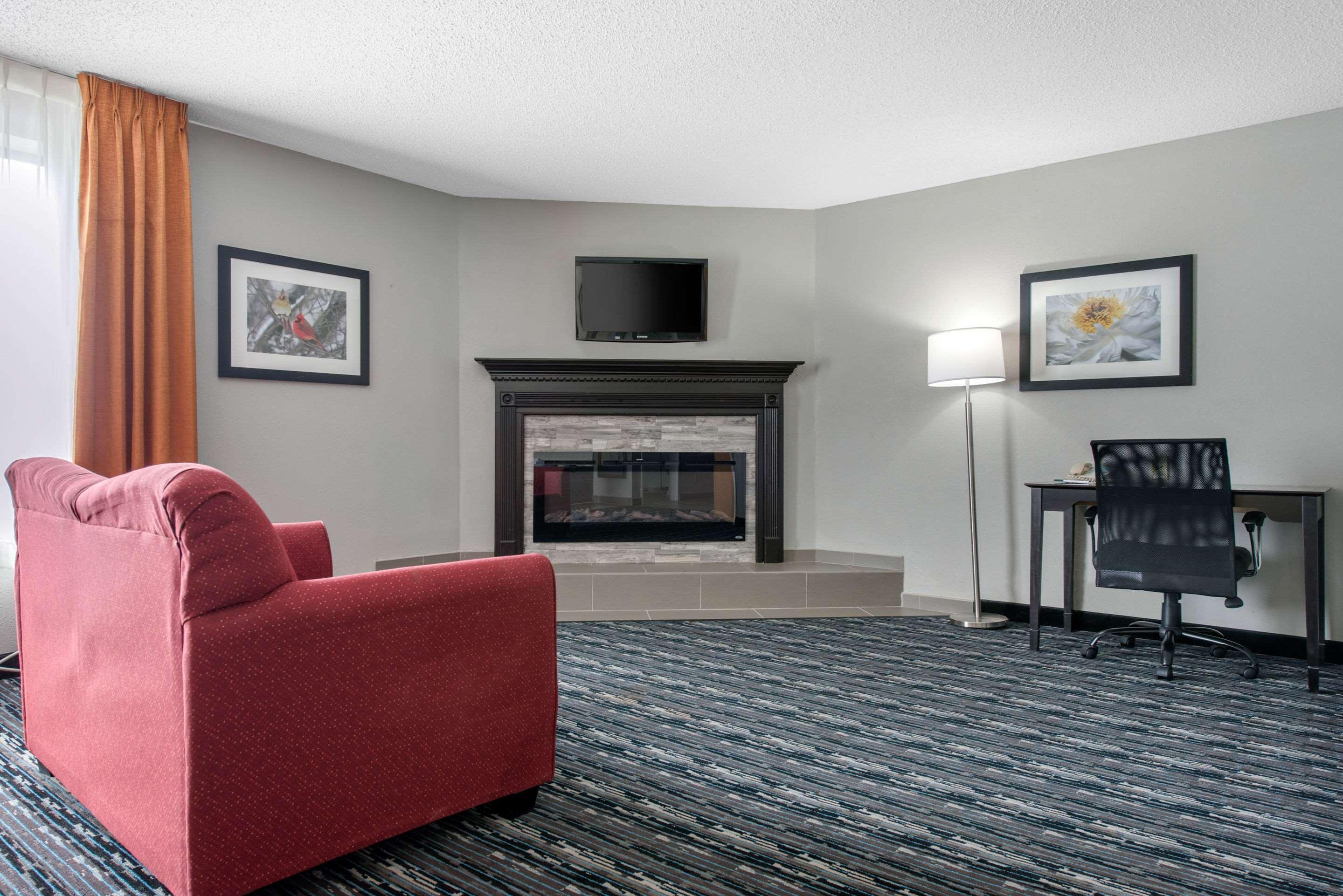 Quality Inn & Suites Brownsburg - Indianapolis West Kültér fotó