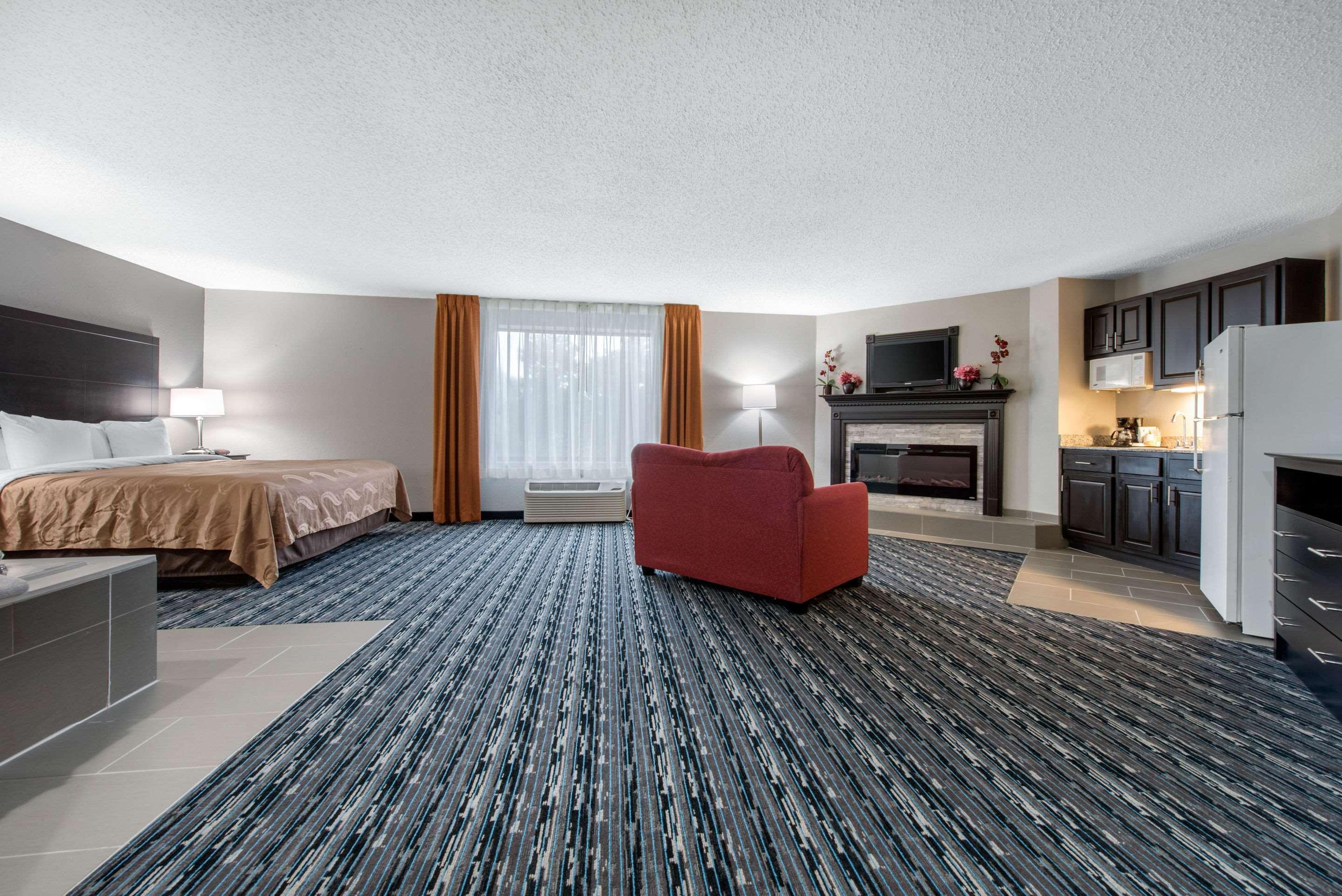 Quality Inn & Suites Brownsburg - Indianapolis West Kültér fotó