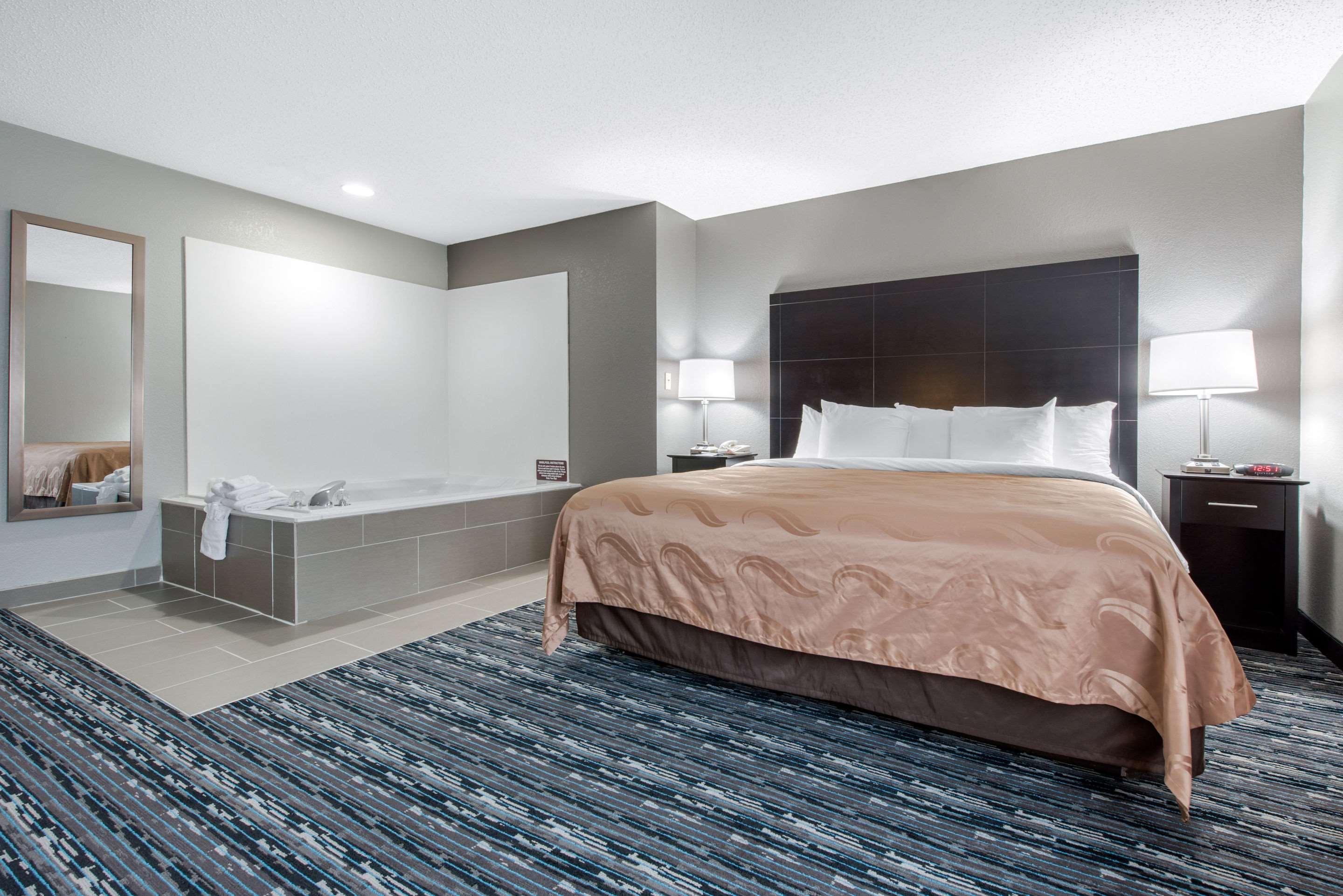 Quality Inn & Suites Brownsburg - Indianapolis West Kültér fotó