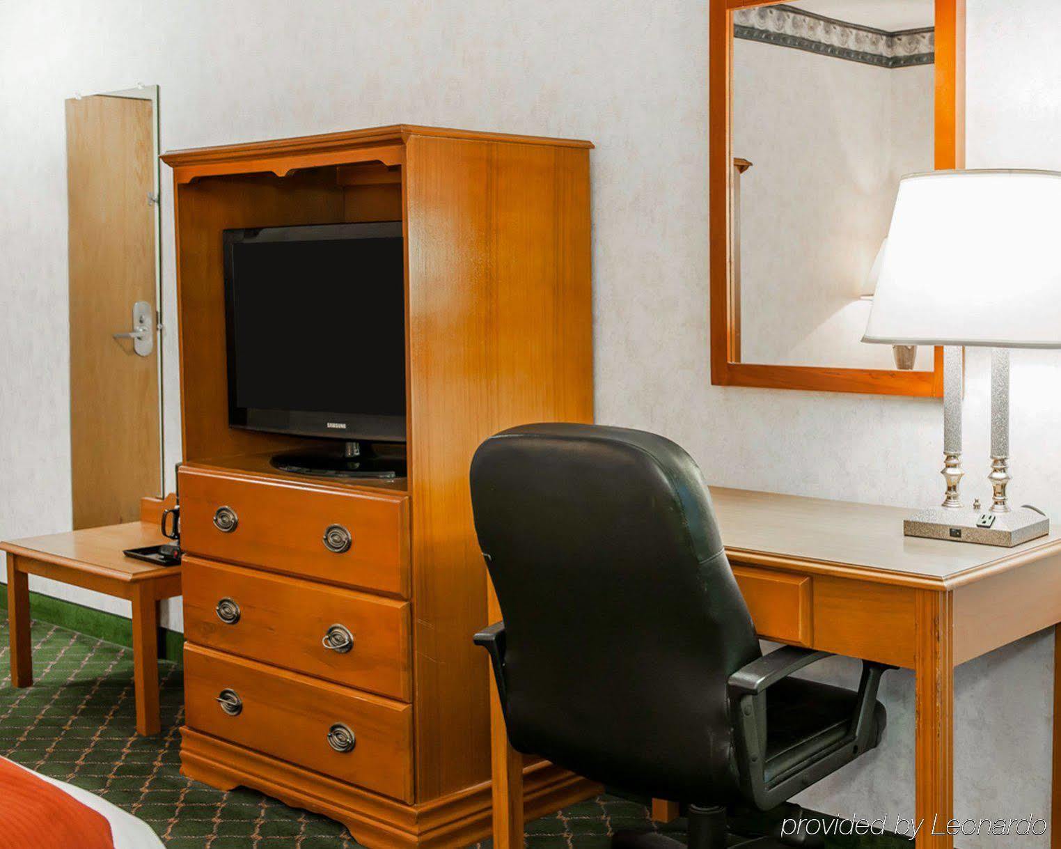 Quality Inn & Suites Brownsburg - Indianapolis West Kültér fotó